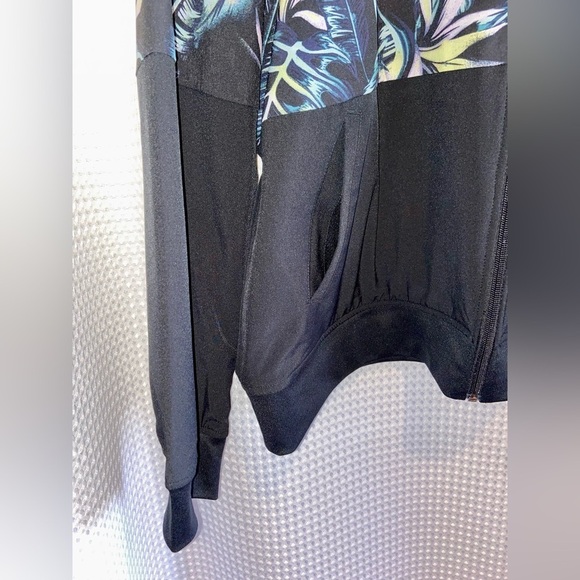 Women's Skechers® GOWALK™ Wear™ Palm Breeze Reversible Bomber Jacket size XL‎ - Picture 10 of 16